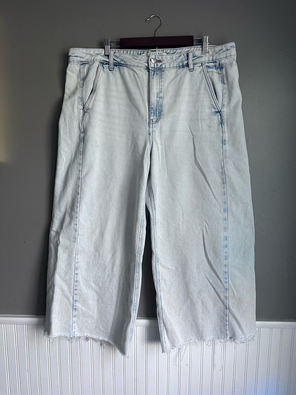 Celebrity Pink Women’s High Rise Wide Leg Jeans – Size 19